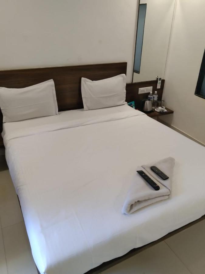 The Oak Woods Hotel Mahābaleshwar Eksteriør billede
